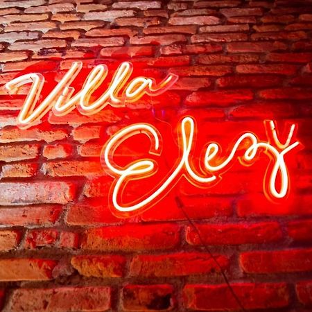 Villa Elezi 코르처 외부 사진