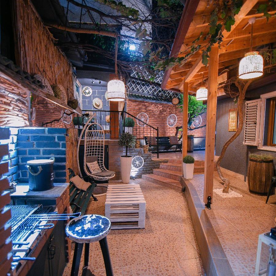 Villa Elezi 코르처 외부 사진